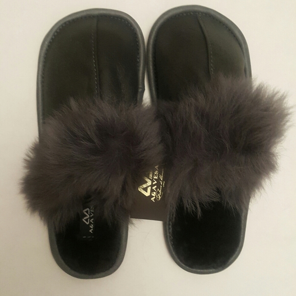 COPY - Curlly Slippers - Real Fur - Picture 2 of 4